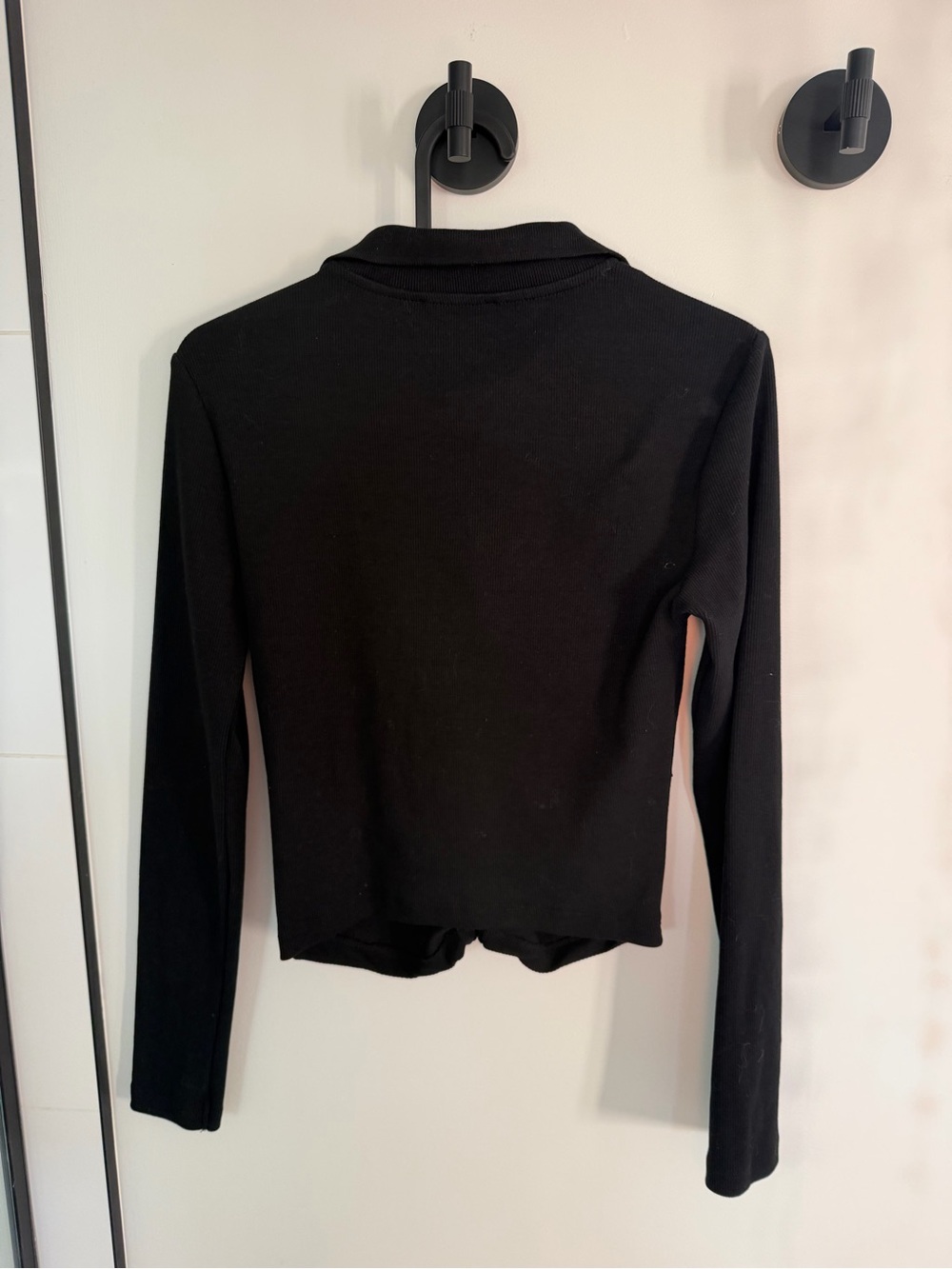 Zara Black Long-Sleeve Ruched Button-Front Shirt - Picture 2 of 4